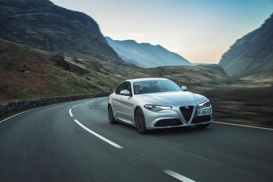  Alfa Romeo Giulia Q2 (952) 2016 года  (UK) (фото 20 из 43)